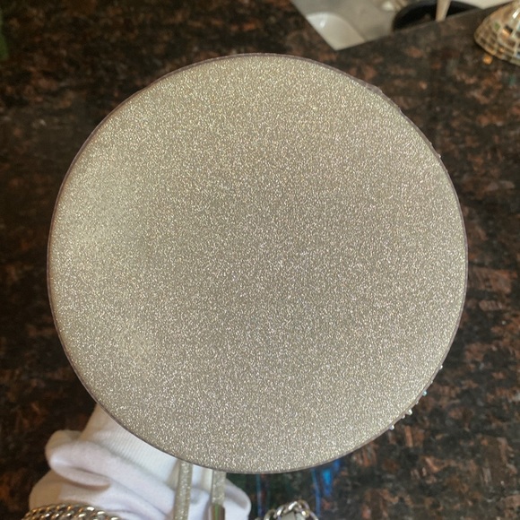 CHRISTIAN LOUBOUTIN Mary Jane Bucket Bag - Picture 5 of 8